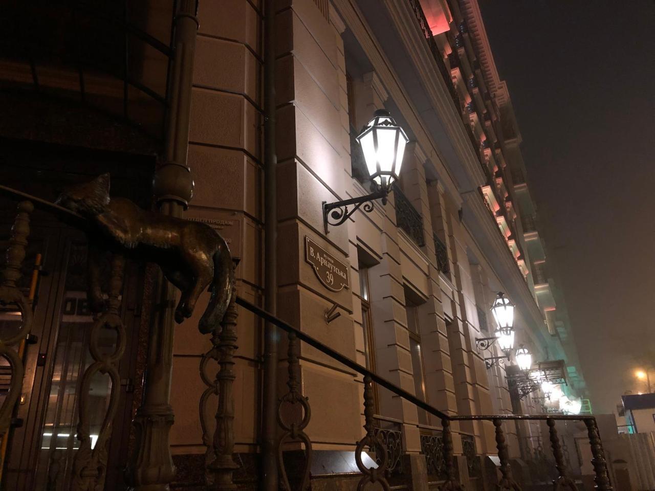 Luxury Loft Apartments Odessa Exterior photo